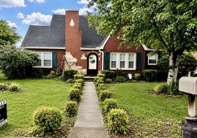 Homes for sale in Carthage, TN | 518 Jefferson Ave E, Carthage, TN 37030 | MLS# 3220499