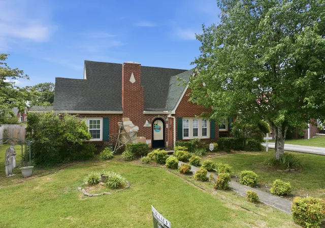Homes for sale in Carthage, TN | 518 Jefferson Ave E, Carthage, TN 37030 | MLS# 3220499