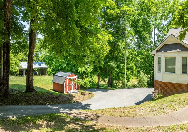 Photo 3 of Sale Pending at 4446 Pratt Ln, Franklin, TN 37064 | MLS# 3216158 | Listing updated on 2026-10-16
