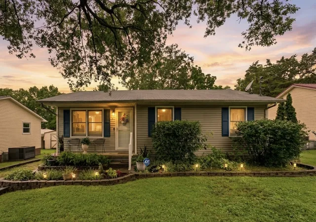 Homes for sale in Shelbyville, TN | 103 Earnhart St, Shelbyville, TN 37160 | MLS# 3254903