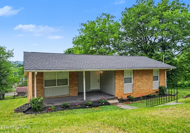 Single family home for sale at 1817 Rosedale Ave, Knoxville, TN 37915 | MLS# 3604116