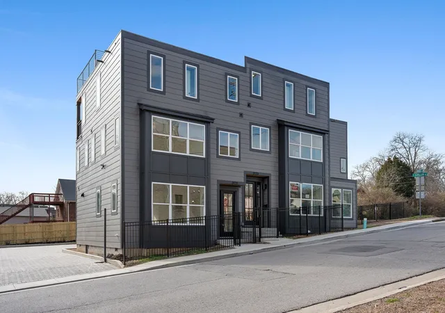 2nd image of 3121 River Dr, Nashville, TN 37218 | MLS# 3210950