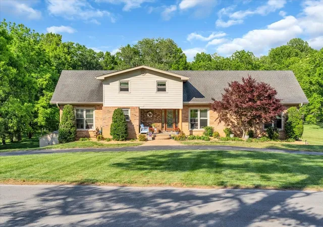 Photo 4 of Single family home for sale at 1205 Sycamore Dr, Manchester, TN 37355 | MLS# 3215231 | Listing updated on 2026-08-23