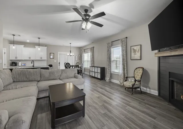 Photo 3 of Single family home for sale at 991 Cherry Blossom Ln, Clarksville, TN 37040 | MLS# 3220605 | Listing updated on 2026-08-19