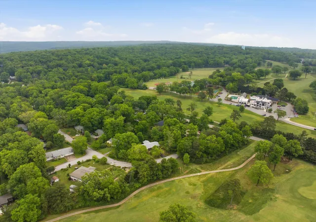 Homes for sale in Signal Mountain, TN | 104 Pinehurst Lane, Signal Mountain, TN 37377 | MLS# 3211115