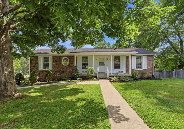 Homes for sale in Hendersonville, TN | 135 Gatone Dr, Hendersonville, TN 37075 | MLS# 3223263