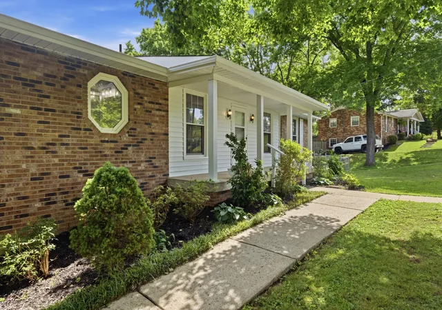 Homes for sale in Hendersonville, TN | 135 Gatone Dr, Hendersonville, TN 37075 | MLS# 3223263