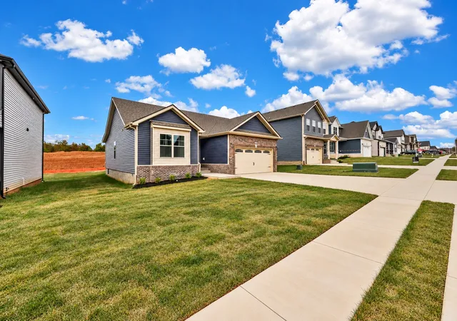Photo 2 of Single family home for sale at 318 Cardinal Crk, Clarksville, TN 37040 | MLS# 3211610 | Listing updated on 2026-10-27