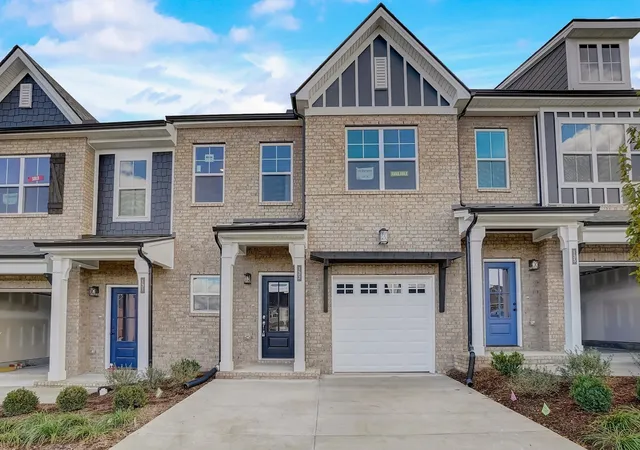 1st image of 165 Rothwood Pvt Dr, Hendersonville, TN 37075 | MLS# 3211385