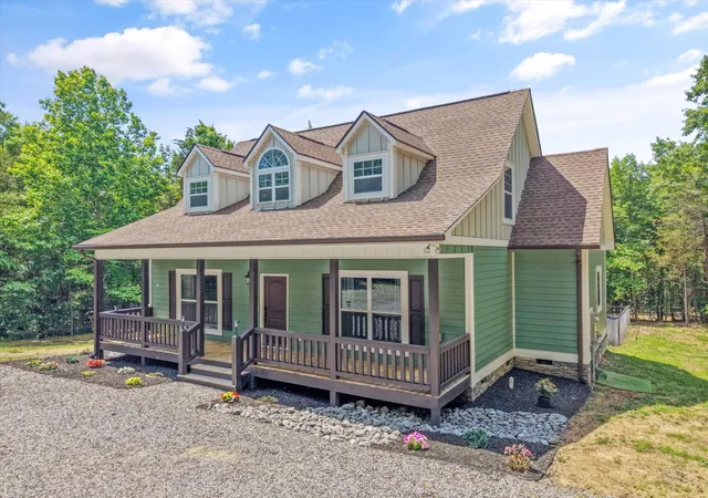 Photo 2 of Single family home for sale at 1925 Harbor Ln, Dandridge, TN 37725 | MLS# 3230398 | Listing updated on 2026-08-27