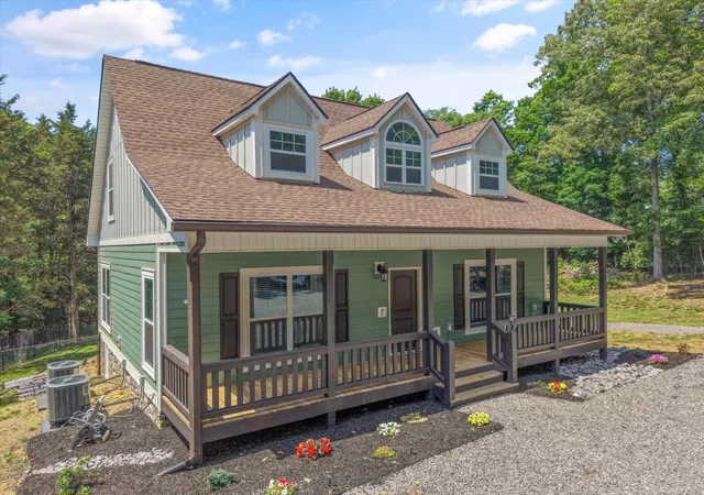 Photo 3 of Single family home for sale at 1925 Harbor Ln, Dandridge, TN 37725 | MLS# 3230398 | Listing updated on 2026-08-27