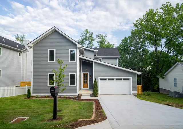 Homes for sale in Nashville, TN | 2403 Stivers St, Nashville, TN 37218 | MLS# 3211366