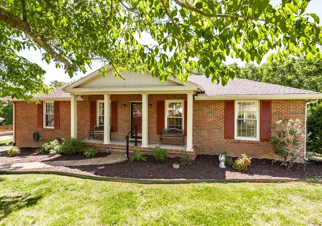 Homes for sale in Hendersonville, TN | 131 Honeysuckle Dr, Hendersonville, TN 37075 | MLS# 3211771
