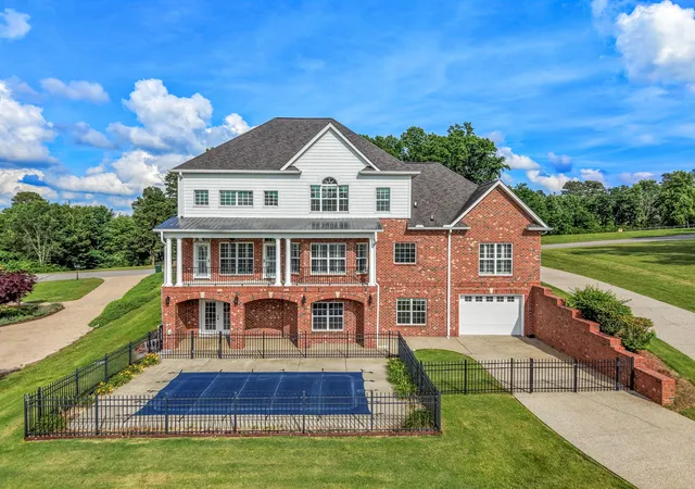 2nd image of 511 Country Club Dr, Dickson, TN 37055 | MLS# 3226429