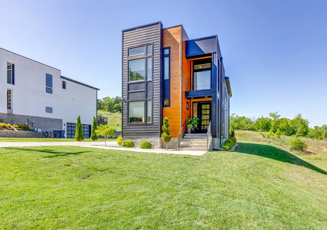 Photo 1 of Single family home for sale at 702 West 4th St, Columbia, TN 38401 | MLS# 3215988 | Listing updated on 2026-08-18