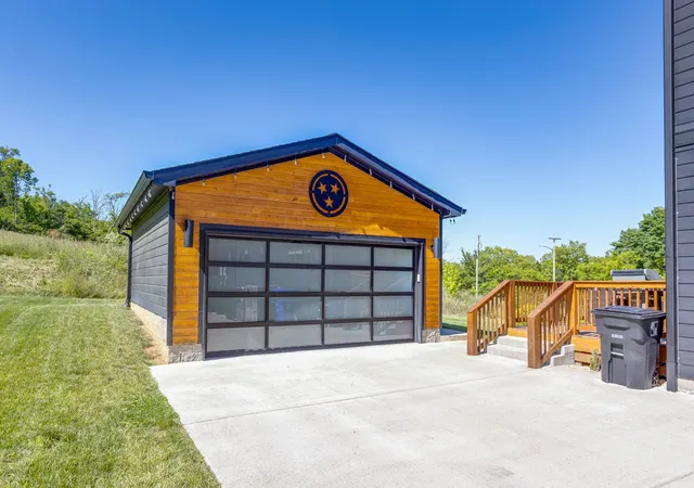 Photo 3 of Single family home for sale at 702 West 4th St, Columbia, TN 38401 | MLS# 3215988 | Listing updated on 2026-08-18