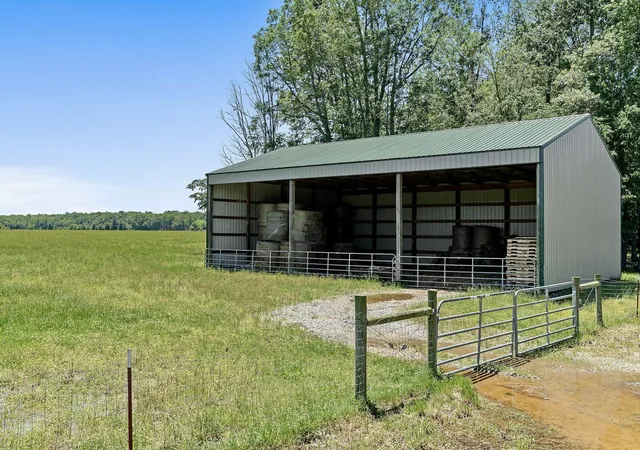 Photo 3 of Sale Pending at 1004 Dry Crk Rd, Smithville, TN 37166 | MLS# 3211721 | Listing updated on 2026-09-04