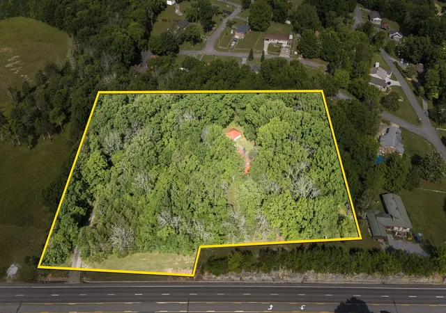4th image of 2501 Huntsville Hwy, Fayetteville, TN 37334 | MLS# 3213648