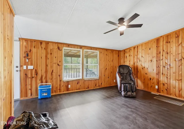 Homes for sale in Jamestown, TN | 152 Woodlawn Dr, Jamestown, TN 38556 | MLS# 3211481