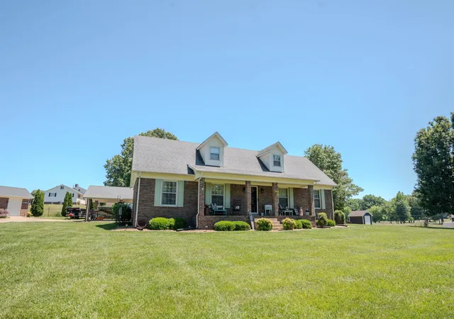 Photo 2 of Single family home for sale at 6 Hawthorne Dr, Lawrenceburg, TN 38464 | MLS# 3214333 | Listing updated on 2026-08-12