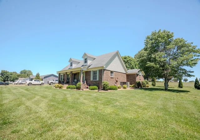 Photo 3 of Single family home for sale at 6 Hawthorne Dr, Lawrenceburg, TN 38464 | MLS# 3214333 | Listing updated on 2026-08-12
