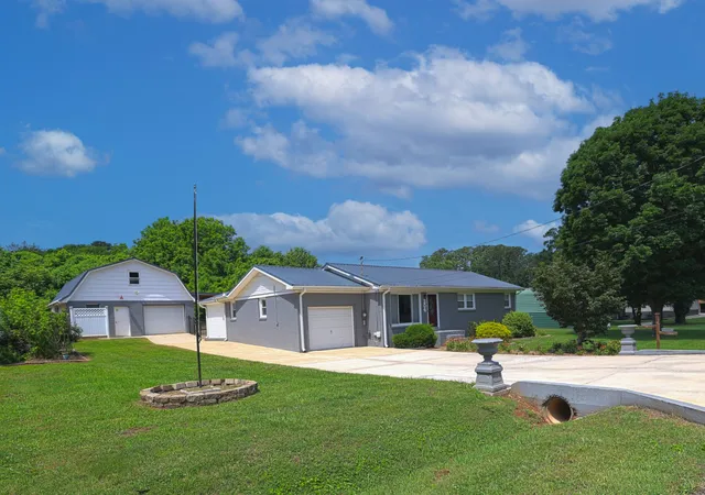 Homes for sale in Winchester, TN | 204 Homeward Ave, Winchester, TN 37398 | MLS# 3225870