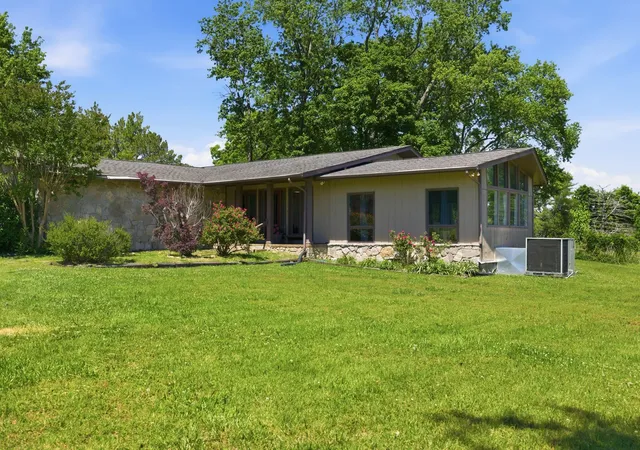 Photo 2 of Single family home for sale at 1020 Bunker Hl Dr, Arrington, TN 37014 | MLS# 3214575 | Listing updated on 2026-09-22