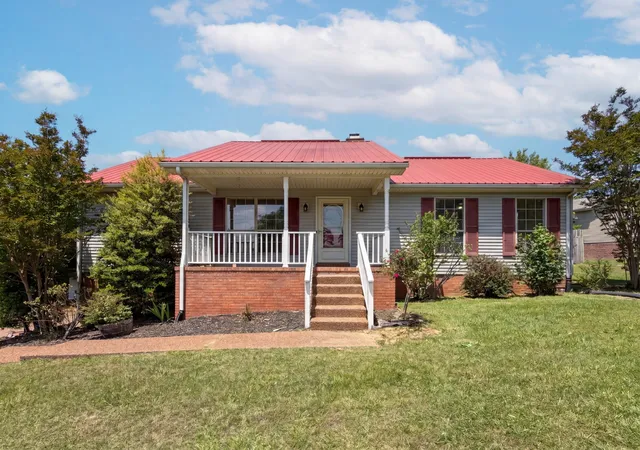 Homes for sale in Greenbrier, TN | 1037 Shadowbrook Dr, Greenbrier, TN 37073 | MLS# 3211667