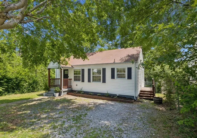 Homes for sale in Madison, TN | 747 Oakdell Ave, Madison, TN 37115 | MLS# 3216952
