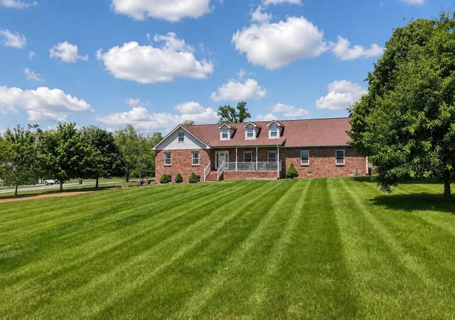 Photo 2 of Single family home for sale at 1174 Highway 25, Gallatin, TN 37066 | MLS# 3211731 | Listing updated on 2026-08-20
