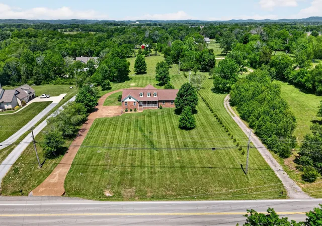 Photo 1 of Single family home for sale at 1174 Highway 25, Gallatin, TN 37066 | MLS# 3211731 | Listing updated on 2026-08-20