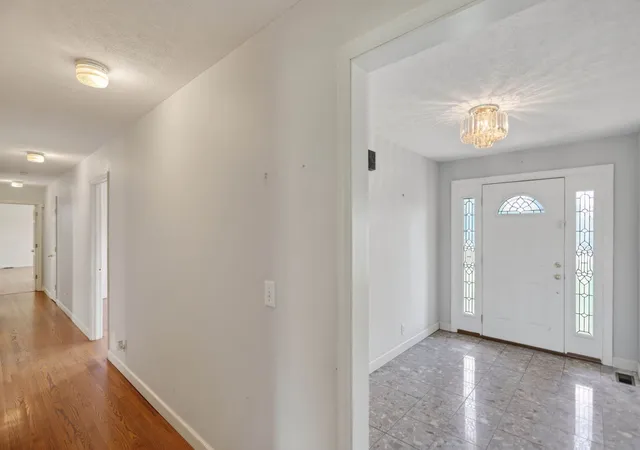 Photo 3 of Single family home for sale at 1174 Highway 25, Gallatin, TN 37066 | MLS# 3211731 | Listing updated on 2026-08-20