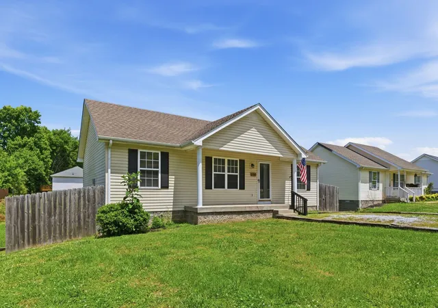 Homes for sale in Springfield, TN | 1150 17th Ave E, Springfield, TN 37172 | MLS# 3213441