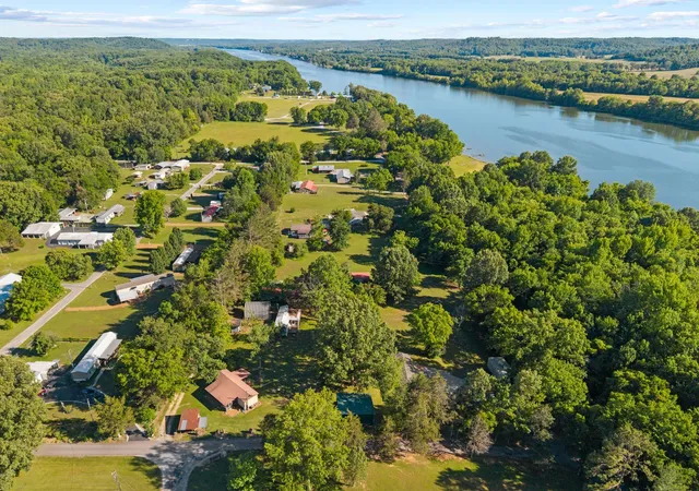 Photo 2 of Manufactured home for sale at 54 Frederick Pl, Linden, TN 37096 | MLS# 3211805 | Listing updated on 2026-09-13
