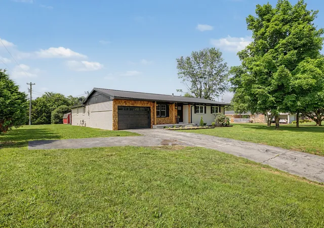Homes for sale in Lawrenceburg, TN | 403 Robins St, Lawrenceburg, TN 38464 | MLS# 3234165