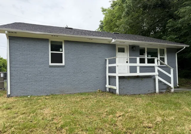 Photo 3 of Single family home for sale at 421 Plum St, Clarksville, TN 37042 | MLS# 3218357 | Listing updated on 2026-09-23