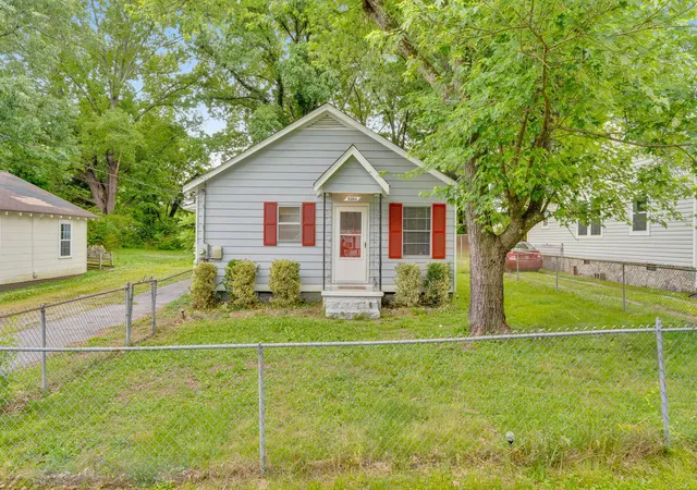 Photo 2 of Single family home for sale at 5354 Greenbriar Rd, Chattanooga, TN 37412 | MLS# 3250955 | Listing updated on 2026-10-06