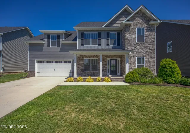 Single family home for sale at 8435 Crk Valley Ln, Knoxville, TN 37931 | MLS# 3615740