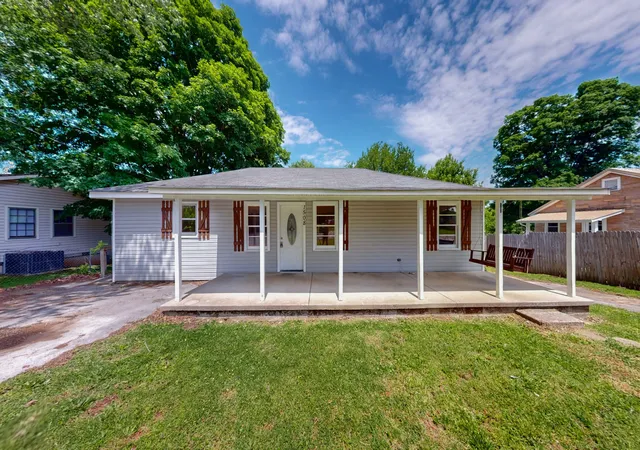 Homes for sale in Winchester, TN | 1508 Clark St, Winchester, TN 37398 | MLS# 3214056