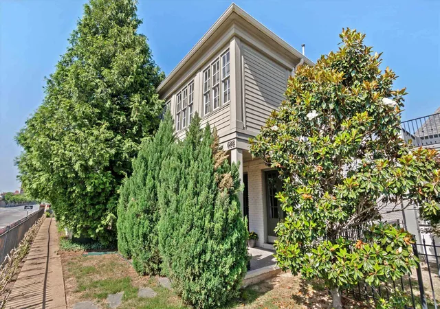 Photo 1 of Single family home for sale at 688 S Main St, Memphis, TN 38103 | MLS# 3213589 | Listing updated on 2026-09-15