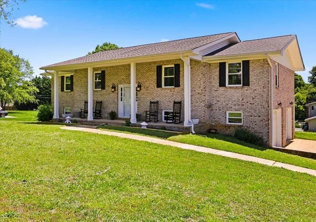 Photo 1 of Single family home for sale at 9103 Bay Dr, Chattanooga, TN 37416 | MLS# 3213598 | Listing updated on 2026-09-19