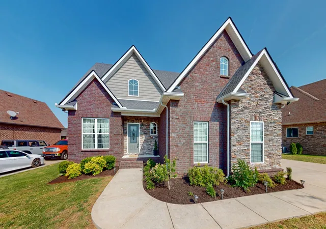 Photo 1 of Single family home for sale at 5016 Lady Thatcher Dr, Murfreesboro, TN 37129 | MLS# 3213649 | Listing updated on 2026-08-18