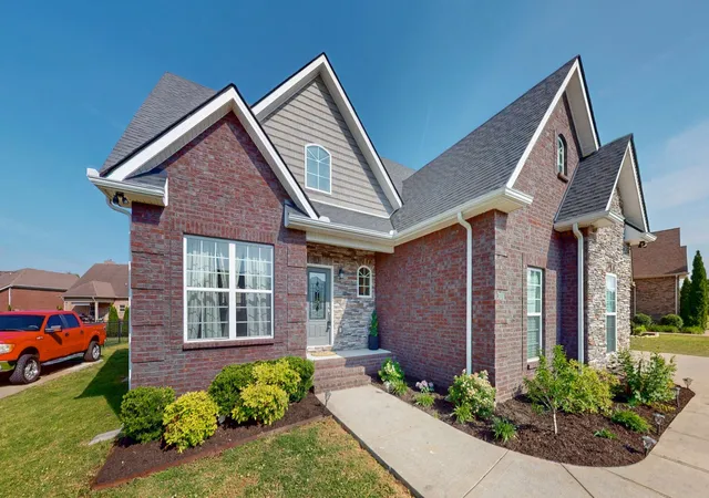 Photo 2 of Single family home for sale at 5016 Lady Thatcher Dr, Murfreesboro, TN 37129 | MLS# 3213649 | Listing updated on 2026-08-18