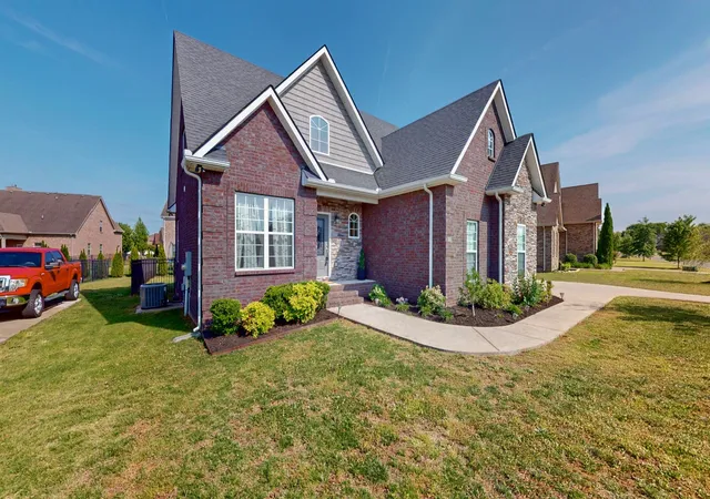 Photo 3 of Single family home for sale at 5016 Lady Thatcher Dr, Murfreesboro, TN 37129 | MLS# 3213649 | Listing updated on 2026-08-18