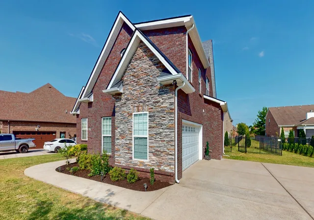 Photo 4 of Single family home for sale at 5016 Lady Thatcher Dr, Murfreesboro, TN 37129 | MLS# 3213649 | Listing updated on 2026-08-18