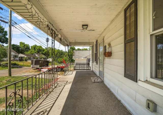 Photo 2 of Single family home for sale at 1735 Nickerson Ave, Knoxville, TN 37917 | MLS# 3213651 | Listing updated on 2026-09-21