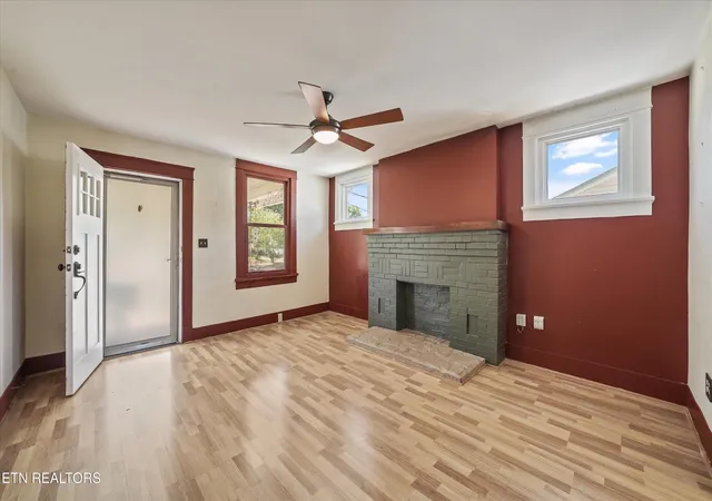 Photo 3 of Single family home for sale at 1735 Nickerson Ave, Knoxville, TN 37917 | MLS# 3213651 | Listing updated on 2026-09-21