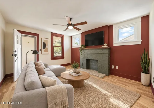 Photo 4 of Single family home for sale at 1735 Nickerson Ave, Knoxville, TN 37917 | MLS# 3213651 | Listing updated on 2026-09-21