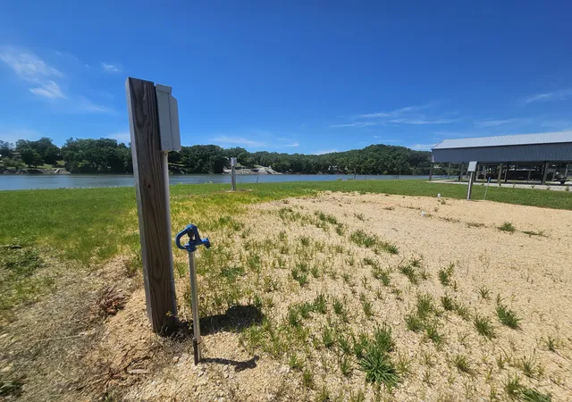 Homes for sale in Clifton, TN | 1685 Hardin Bottom River Rd, Clifton, TN 38425 | MLS# 3213777