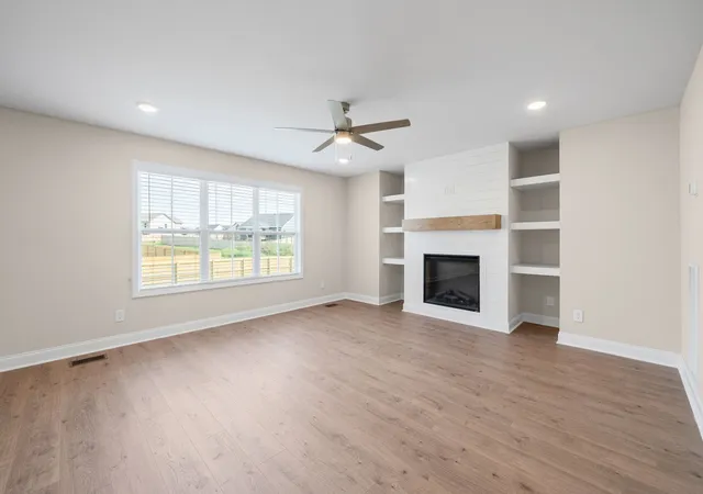 Photo 3 of Single family home for sale at 681 S Forest Brk Ct, Clarksville, TN 37042 | MLS# 3216648 | Listing updated on 2026-10-21